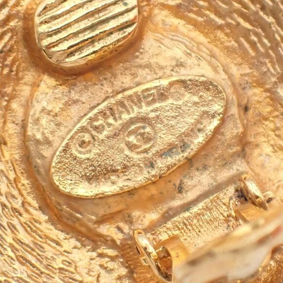 CHANEL Logo Imitation Pearl Round Button Earrings Clip-On GHW Vintage - Picture 7 of 8